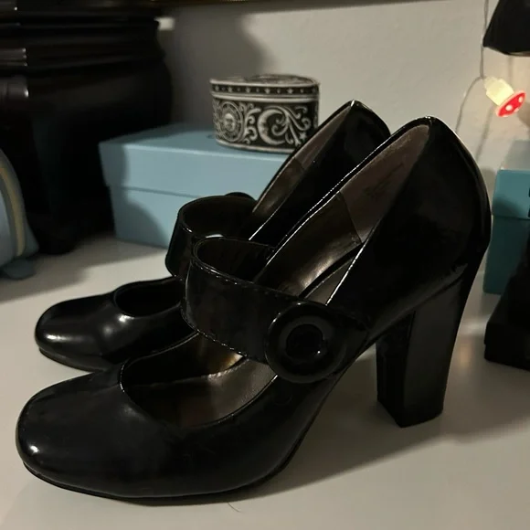 VintageY2K Black Patent Leather Mary Jane Square-Toe Block Heels - Picture 3 of 6